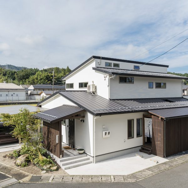 ほどよい距離感で大家族が暮らす家